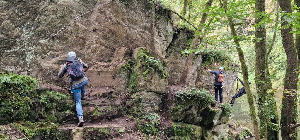 Burgenklettersteig begin rotswand