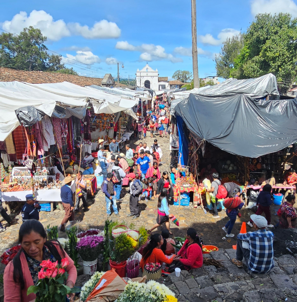 De kleurrijke markt in Chichicastenango