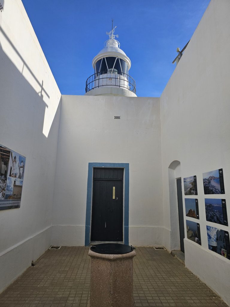 Vuurtoren wandeling Albir binnenin